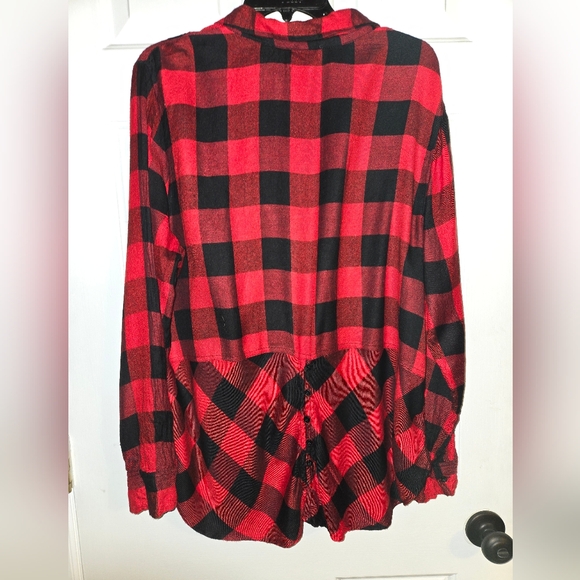 Women's Lucky Brand Red & Black Flannel with Button Back - Picture 7 of 7